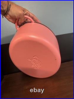 Great Jones The Duchess Dutch Oven 6.75 Qt Enameled Cast Iron Pink Taffy