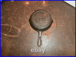 Griswold 0 cast iron skillet RARE 1 under handle heat ring 562 double pour