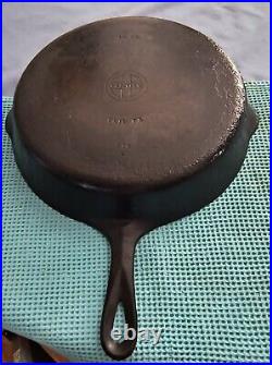 Griswold #10 small logo 716c cast iron skillet