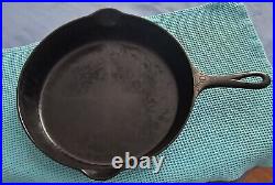 Griswold #10 small logo 716c cast iron skillet