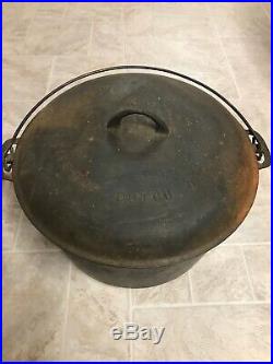 Griswold 13 Cast Iron Dutch Oven