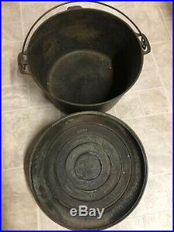 Griswold 13 Cast Iron Dutch Oven