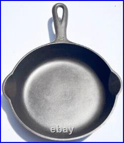 Griswold #2, 703 LBL Cast Iron skillet, Original Mold Pattern, Excellent Cond