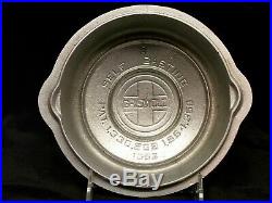 Griswold 3 Skillet With Button Logo Cover and Du-Chro Finish