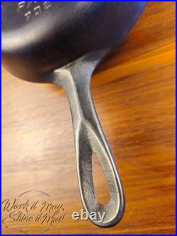 Griswold #4 Cast Iron Skillet Large Block Logo Heat Ring 702 Restored