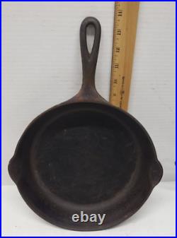 Griswold #7 Cast Iron Skillet 701 Erie Heat Ring