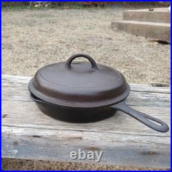 Griswold #8 704 w Small Logo Cast Iron Skillet Withlid