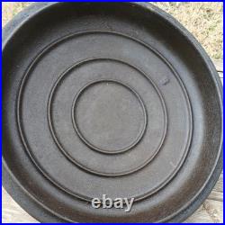Griswold #8 704 w Small Logo Cast Iron Skillet Withlid