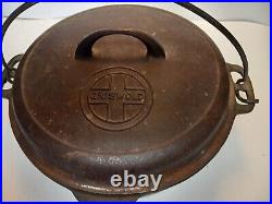 Griswold #8 Cast Iron Tite-Top Dutch Oven WithHandle and Trivet Button Logo lid