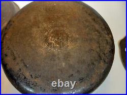 Griswold #8 Cast Iron Tite-Top Dutch Oven WithHandle and Trivet Button Logo lid