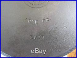 Griswold #8 DEEP hammered cast iron skillet 2028 with lid, very nice