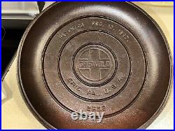 Griswold #9 Cast Iron Tite-Top Dutch Oven Large Logo