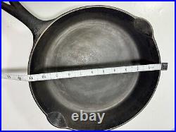 Griswold 9 cast iron skillet Slant Logo 710E Heat Ring (pan)