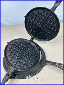 Griswold Cast Iron #8 The American Waffle Iron, Finger Hinge Version