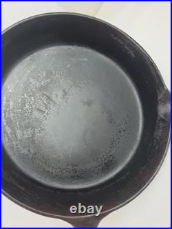 Griswold Cast Iron #9 Skillet 710 11.5