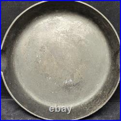 Griswold Cast Iron #9 Small Logo Frying Pan Erie PA Skillet 710 I