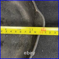Griswold Cast Iron #9 Small Logo Frying Pan Erie PA Skillet 710 I