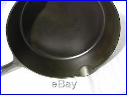 Griswold Cast Iron Deep Skillet #9 with Lid, 11 Frying Pan, 778 Large Logo