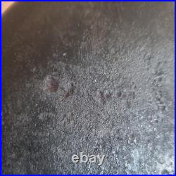 Griswold Cast Iron Frying Pan Skillet No. 9 Model 710 F Long Handle Pour Spout