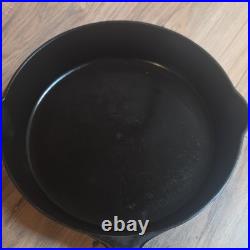 Griswold Cast Iron Frying Pan Skillet No. 9 Model 710 F Long Handle Pour Spout