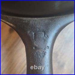 Griswold Cast Iron Frying Pan Skillet No. 9 Model 710 F Long Handle Pour Spout