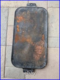 Griswold Cast Iron Griddle 908A Damaged hole, Rust, Wear Poor Condition