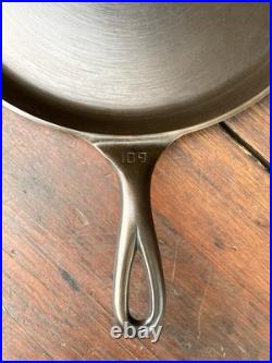 Griswold Cast Iron Large Logo 109 Skillet Griddle