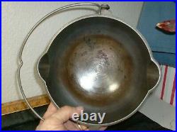 Griswold Cast Iron Patty Bowl # 871. Very Nice Condition