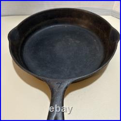 Griswold Cast Iron Skillet #7 701 Large Block Logo