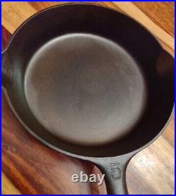 Griswold Cast Iron Skillet No. 5, LBL, EPU, 724, MM C