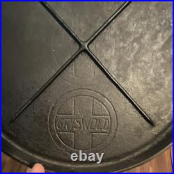 Griswold Erie 739 Cast Iron griddle frying pan 9 in Black Flat-Bottomed Vintage