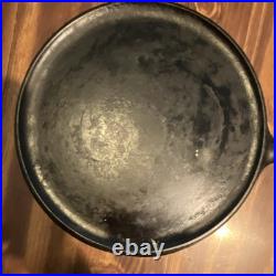 Griswold Erie 739 Cast Iron griddle frying pan 9 in Black Flat-Bottomed Vintage
