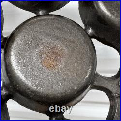 Griswold Erie PA 951 No 12 Cast Iron 11 Cup Gem Baking Pan Slant Logo Rare