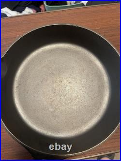 Griswold No. 8 704 Erie Cast Iron Frying Pan Skillet Round Long Handle