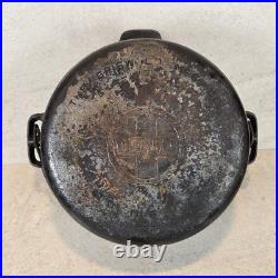 Griswold No 8 Cast Iron Tite-Top Dutch Oven Base With Lid