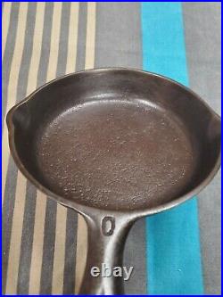 Griswold toy cast iron skillet #562