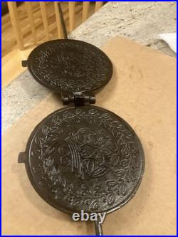 Grizwold Cast Iron Rosette Press 885/995