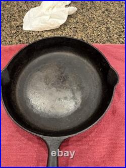 K58-Vintage GRISWOLD ERIE PA NO. 10 Cast Iron Skillet 716 E Small Logo