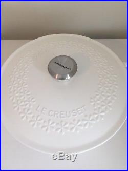 LE CREUSET 4QT Signature Cast Iron Fleur Round Dutch Oven Brand New WHITE