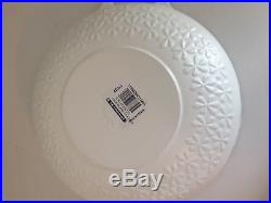 LE CREUSET 4QT Signature Cast Iron Fleur Round Dutch Oven Brand New WHITE