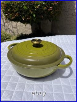 LE CREUSET FRANCE #22 Olive GREEN ENAMELED CAST IRON DUTCH OVEN POT 2 1/2 Qt