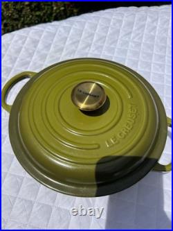 LE CREUSET FRANCE #22 Olive GREEN ENAMELED CAST IRON DUTCH OVEN POT 2 1/2 Qt