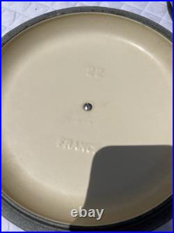 LE CREUSET FRANCE #22 Olive GREEN ENAMELED CAST IRON DUTCH OVEN POT 2 1/2 Qt