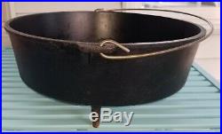Large Lodge Number 16 Cast Iron Camp Dutch Oven Discontinued Great Condition