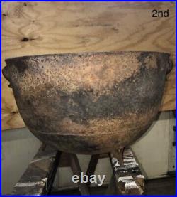 Large Vintage Cast Iron 3 Footed 25 Cauldron Cooking Pot Kettle