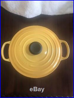 Le Creuset #24 Yellow Enameled 4.5 Quart Cast Iron Dutch Oven Stock Pot & Lid