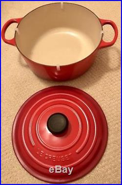 Le Creuset 5.5 qt. Round Dutch Oven with Lid Cerise/Cherry Red EUC AMAZING DEAL