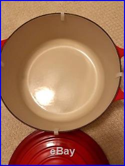 Le Creuset 5.5 qt. Round Dutch Oven with Lid Cerise/Cherry Red EUC AMAZING DEAL