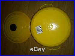 Le Creuset 5.5qt #26 Enameled Round Dutch Oven in Honey Yellow Brand New