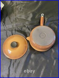 Le Creuset Brown Enamel Cast Iron Sauce Pan With Spout #18 Wood Handle Lid VTG